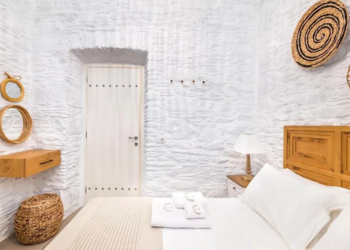 فيلة The Old Court Council Luxury Mansion By Ifigeneia غافريون